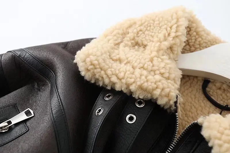 מעיל דמוי עור עם פרווה