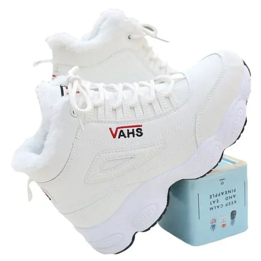 סניקרס גבוהות פרווה